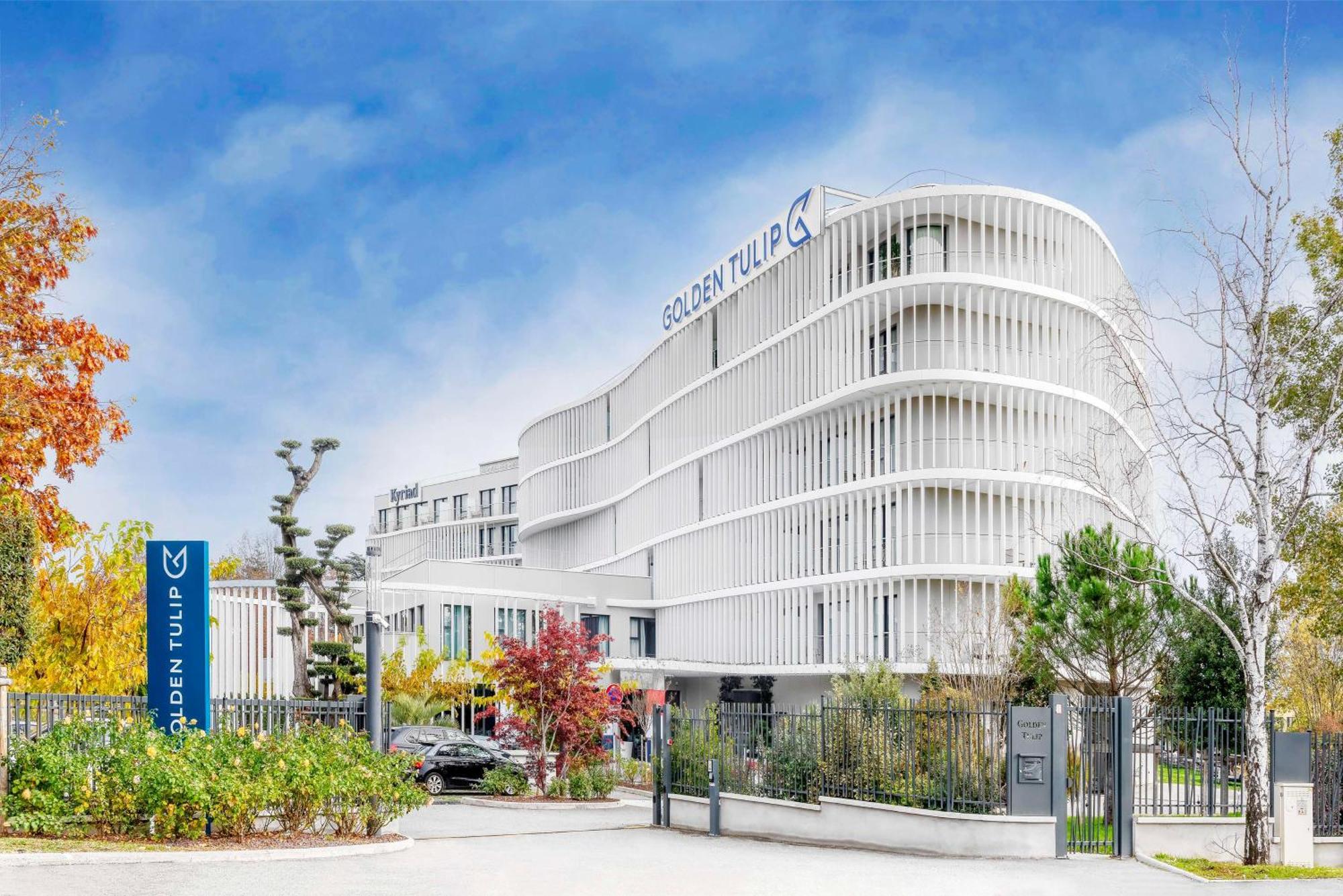 Golden Tulip Lyon Ouest Techlid Hotel & Spa Limonest Exteriör bild