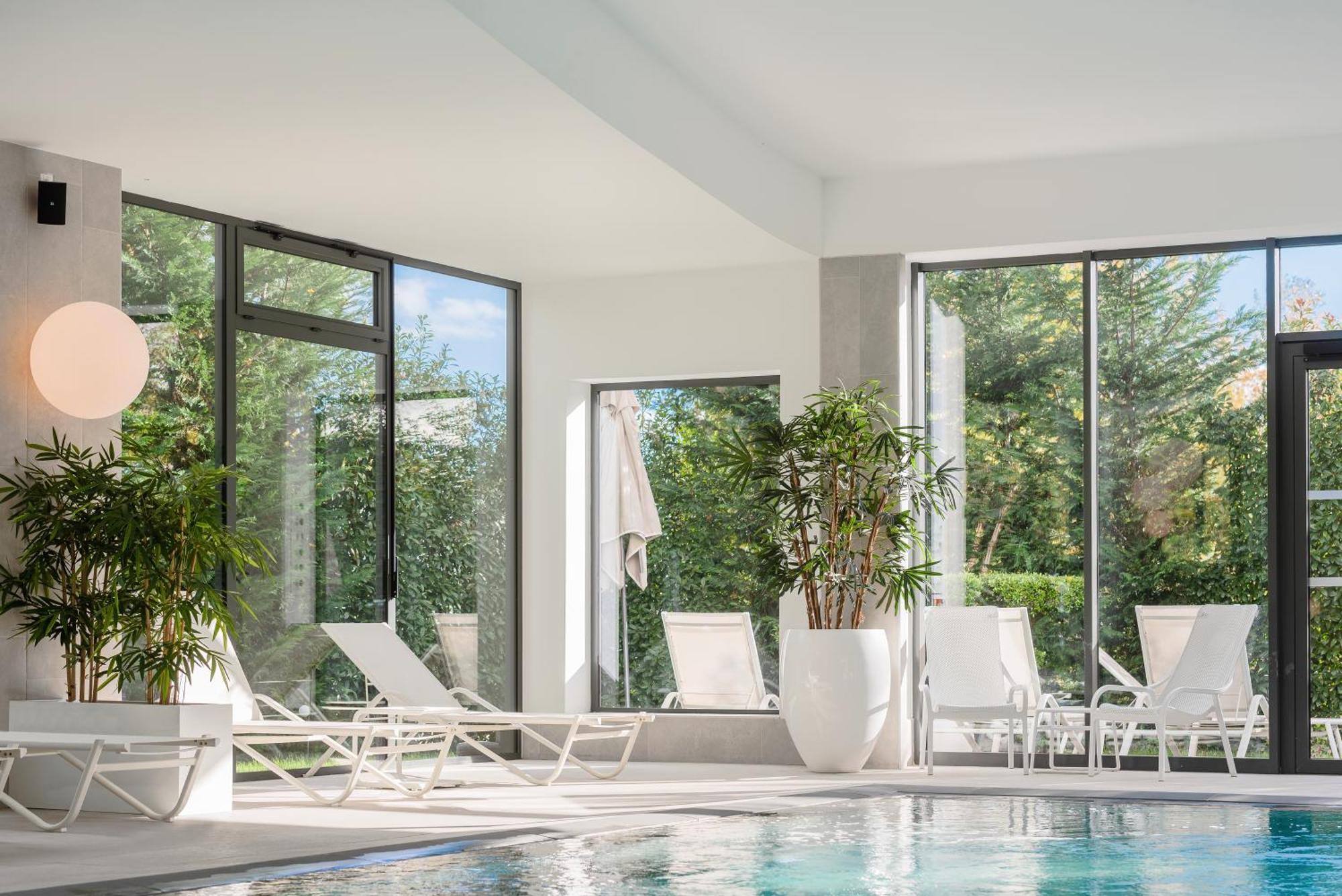 Golden Tulip Lyon Ouest Techlid Hotel & Spa Limonest Exteriör bild